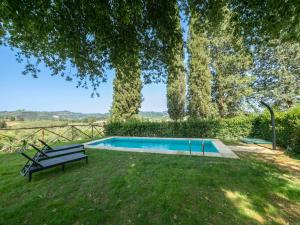 Swimmingpoolen hos eller tæt på Holiday Home Decameron house by Interhome