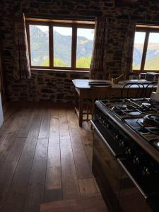 Foto de la galeria de Beau Corps de Ferme de 400 m2 à Barcelonnette a Aubrée