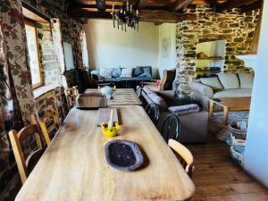 Foto de la galeria de Beau Corps de Ferme de 400 m2 à Barcelonnette a Aubrée