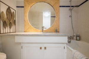 Bilik mandi di Grand Roc A - 3 bedrooms Apartment Next to skilift - By Cozee Rentals