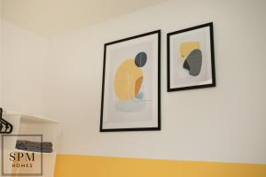 Fotografie z fotogalerie ubytování Large 3 Bed House - Long Stays Welcome - Smart TVs in Each Bedroom - Parking - Wifi v destinaci Milton Keynes