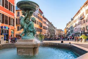 Afbeelding uit fotogalerij van L'instant léger - Centre ville in Chambéry +39 foto's