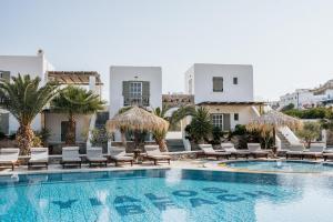 The swimming pool at or close to Yialos Ios Hotel