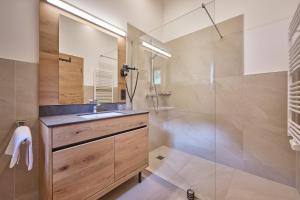 A bathroom at Ferienwohnungen Schwabhof