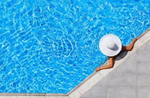 Bazén v ubytování Hotel Los Delfines nebo v jeho okolí