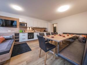 Kjøkken eller kjøkkenkrok på Apartment Montec Apart 2 by Interhome
