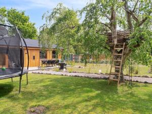 Zahrada ubytování Holiday Home Zekine - 700m from the sea in Lolland- Falster and Mon by Interhome
