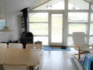 Posezení v ubytování Holiday Home Tonna - 1km from the sea by Interhome