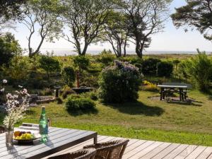 Zahrada ubytování Holiday Home Toska - 100m to the inlet by Interhome