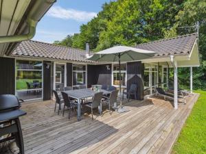 Zahrada ubytování Holiday Home Edin - 150m from the sea by Interhome