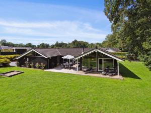 Zahrada ubytování Holiday Home Edin - 150m from the sea by Interhome