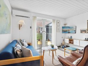 Posezení v ubytování Holiday Home Ubbe - 200m from the sea by Interhome
