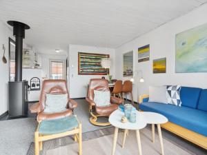 Posezení v ubytování Holiday Home Ubbe - 200m from the sea by Interhome