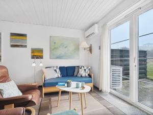 Posezení v ubytování Holiday Home Ubbe - 200m from the sea by Interhome