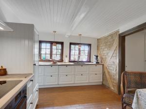 Kuchyň nebo kuchyňský kout v ubytování Holiday Home Elvin - 2-7km from the sea by Interhome
