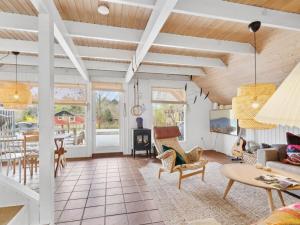 Posezení v ubytování Holiday Home Epiphania - 700m from the sea by Interhome