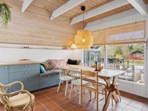 Posezení v ubytování Holiday Home Epiphania - 700m from the sea by Interhome + 19 fotografií