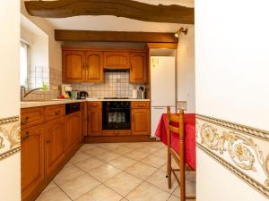 Η κουζίνα ή μικρή κουζίνα στο Holiday Home Emeraude by Interhome
