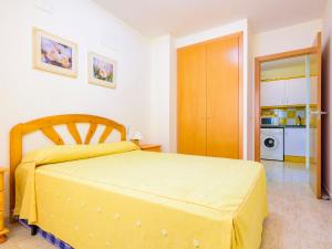 Postel nebo postele na pokoji v ubytování Apartment Mar de Oropesa I by Interhome