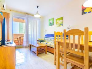 Postel nebo postele na pokoji v ubytování Apartment Mar de Oropesa I by Interhome