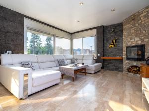 Posezení v ubytování Villa Villa Luxury Rock Tirri by Interhome