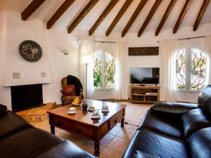 Ruang duduk di Villa Azul Mediterraneo by Interhome
