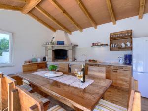 Kuchyň nebo kuchyňský kout v ubytování Holiday Home Villa Dina by Interhome + 53 fotografií