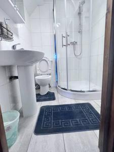 Ванна кімната в Flat 10 near Westfield centre, 1 Bedroom, 1 Bathroom flat