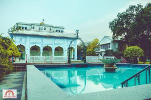 Bazén v ubytování Diggi Palace - A City Center Hidden Heritage Gem nebo v jeho okolí