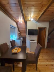 Kuchyň nebo kuchyňský kout v ubytování Apartmani Popovic Lux