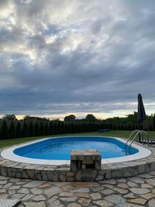 Der Swimmingpool an oder in der Nähe von Miris severa