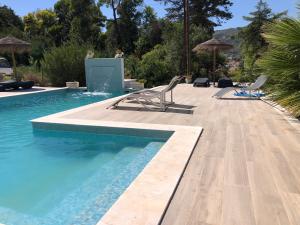 Bazén v ubytování Quinta do Casalinho nebo v jeho okolí