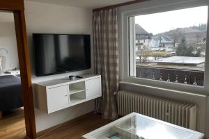 TV/Unterhaltungsangebot in der Unterkunft Pension Schmidt - Schwarzwaldnest - voll ausgestattetes Apartment