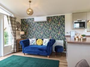 Gallery image of Buttercup in Swadlincote