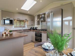 Gallery image of Buttercup in Swadlincote