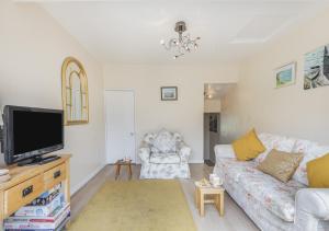 Gallery image of Punch and Judy Cottage in Swanage