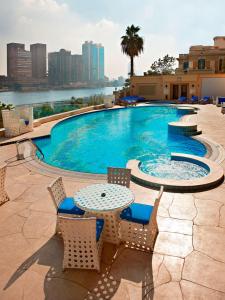 Bazén v ubytování Hilton Cairo Zamalek Residences nebo v jeho okolí