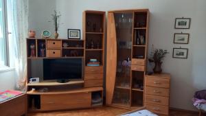 TV a/nebo společenská místnost v ubytování Obala Portoroz + 2 fotografie