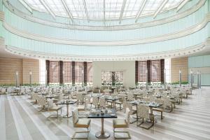 Doubletree By Hilton Jabal Omar Makkah餐厅或其他用餐的地方