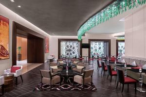 Doubletree By Hilton Jabal Omar Makkah的休息区