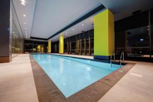 Bazén v ubytování DoubleTree by Hilton Adana nebo v jeho okolí