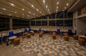 Doubletree By Hilton Elazig的休息区