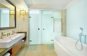 Hilton Windhoek tesisinde bir banyo