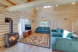 Gallery image of Private Riverside Cabin, Golf Across the Street in Lorenzo