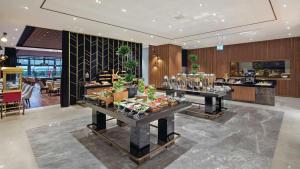 Comida no hotel ou em algum lugar perto