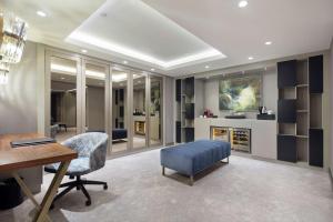 A cozinha ou cozinha compacta de Hilton Istanbul Maslak