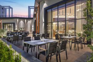 Doubletree By Hilton Canakkale餐厅或其他用餐的地方