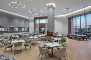 Doubletree By Hilton Canakkale餐厅或其他用餐的地方