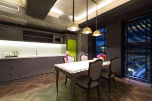 Kuchyň nebo kuchyňský kout v ubytování DoubleTree By Hilton Izmir Airport