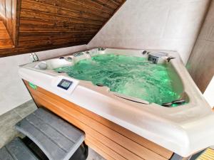 Φωτογραφία από το άλμπουμ του GraVelo - Apartament Jacuzzi σε Bartkowa-Posadowa